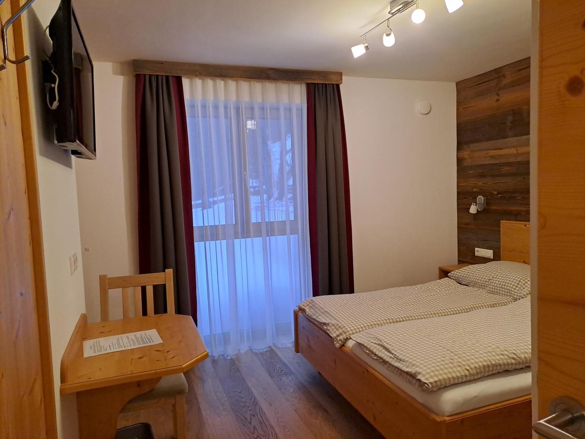Zimmer & Appartements Schwarzenbacher Sonja & Konrad クライナル エクステリア 写真